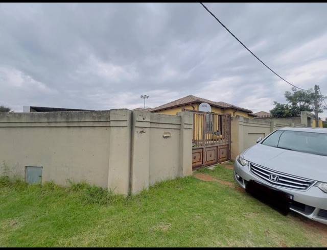 3 BEDROOM HOUSE FOR SALE IN RIVERLEA
